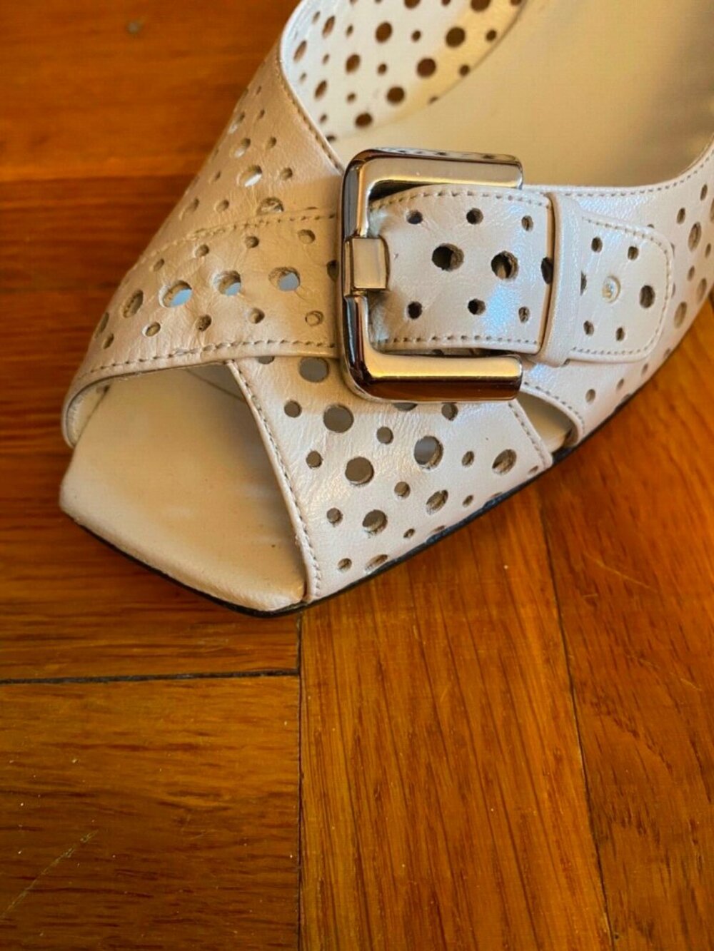 Stuart Weitzman Pimlico Ivory Nappa Heels New with box - Picture 3 of 4
